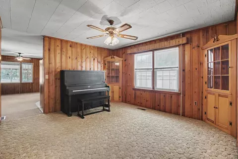 Living - 15660 Ebson Rd, Fulton, IL 61252 photo 3 of 5