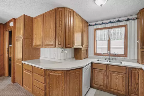 Kitchen - 15660 Ebson Rd, Fulton, IL 61252 photo 2 of 3