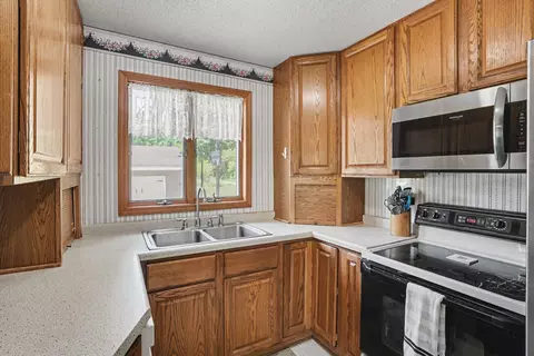 Kitchen - 15660 Ebson Rd, Fulton, IL 61252 photo 1 of 3