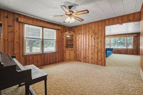 Living - 15660 Ebson Rd, Fulton, IL 61252 photo 4 of 5