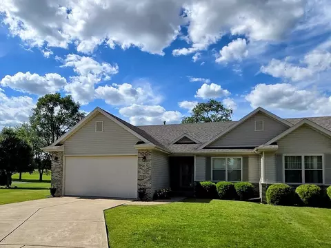 963 Brown Dr, Momence, IL 60954