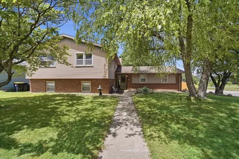 1428 Hanson Dr, Normal, IL 61761