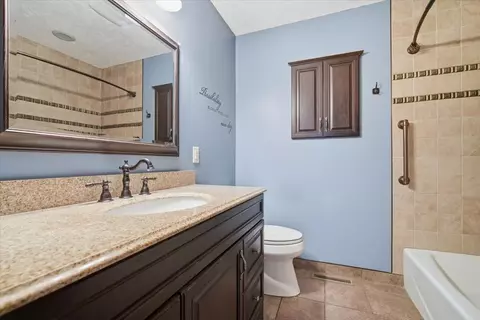 Bath - 1428 Hanson Dr, Normal, IL 61761 photo 1 of 2