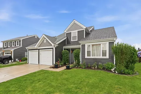 10 Washington Ct, Streamwood, IL 60107