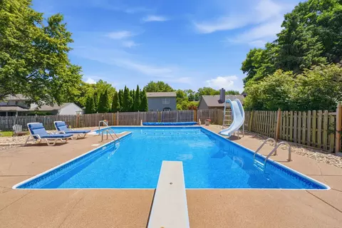 Exterior - 3610 73rd St, Moline, IL 61265 photo 5 of 12