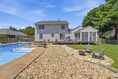 Exterior - 3610 73rd St, Moline, IL 61265 photo 8 of 12