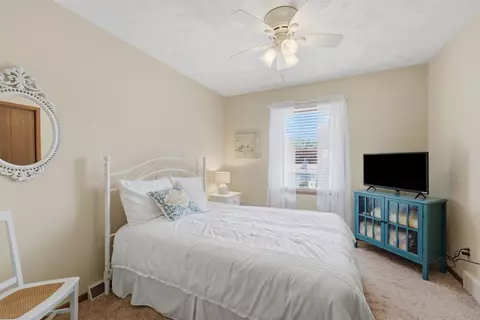 Bedroom - 3610 73rd St, Moline, IL 61265 photo 2 of 3