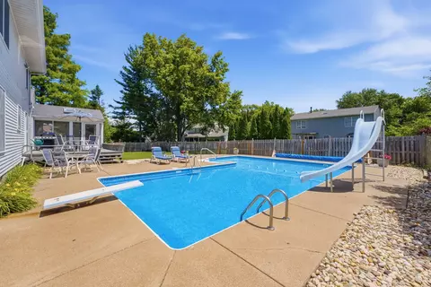 Exterior - 3610 73rd St, Moline, IL 61265 photo 9 of 12