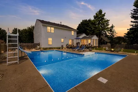 3610 73rd St, Moline, IL 61265