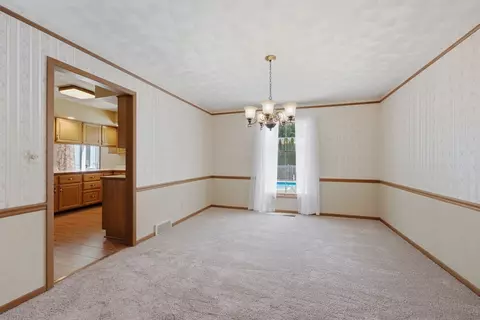 Dining - 3610 73rd St, Moline, IL 61265 photo 1 of 3