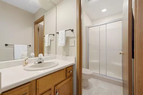 Bath - 3610 73rd St, Moline, IL 61265 photo 2 of 3