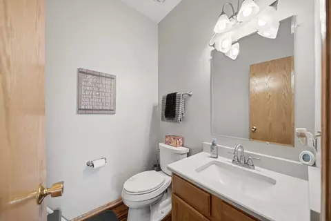Bath - 11035 Quail Dr, Mokena, IL 60448 photo 1 of 4