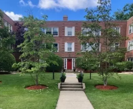 800 Oakton St #2, Evanston, IL 60202
