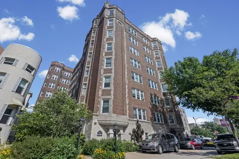 6334 N Sheridan Rd #1E, Chicago, IL 60660