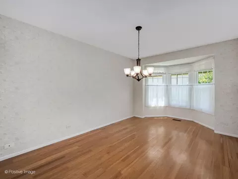 Other - 1039 Oakview Dr, Wheaton, IL 60187 photo 1 of 5
