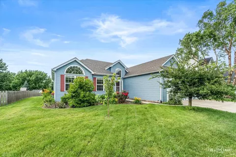 2233 Meadowview Ln, Yorkville, IL 60560