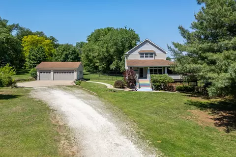 463 40th St, East Moline, IL 61244