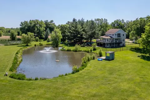 463 40th St, East Moline, IL 61244