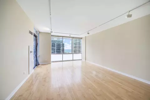 Living - 8 E Randolph St #1803, Chicago, IL 60601 photo 1 of 3