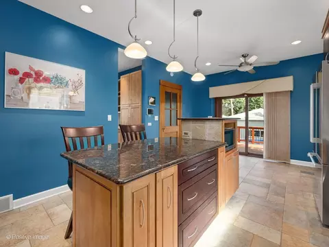 Kitchen - 6427 27th Pl, Berwyn, IL 60402 photo 7 of 7