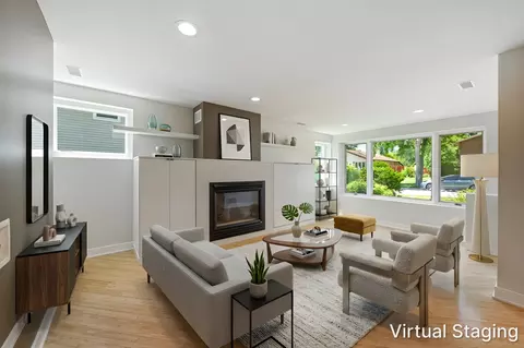 Living - 15023 Mission Ave, Oak Forest, IL 60452 photo 2 of 4