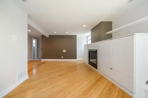 Living - 15023 Mission Ave, Oak Forest, IL 60452 photo 4 of 4