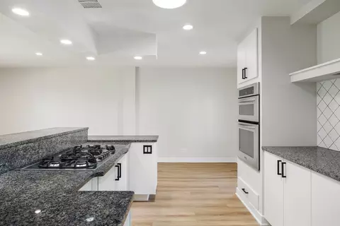 Kitchen - 15023 Mission Ave, Oak Forest, IL 60452 photo 5 of 6