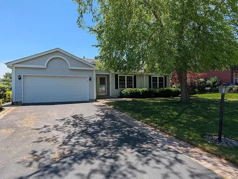 3501 Portsmouth Dr, Zion, IL 60099