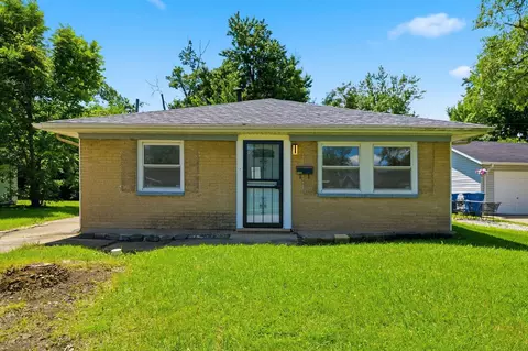 1942 Beacon Ct, Chicago Heights, IL 60411