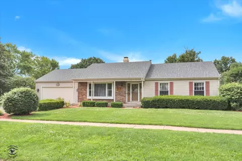 120 Strawberry Ln, Yorkville, IL 60560