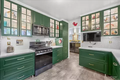 Kitchen - 809 E Wilson St, Batavia, IL 60510 photo 4 of 4