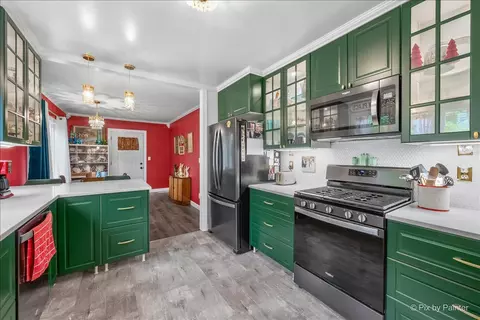 Kitchen - 809 E Wilson St, Batavia, IL 60510 photo 2 of 4