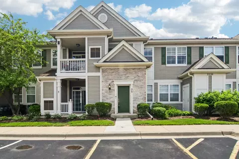 2220 Aurora Dr #23, Pingree Grove, IL 60140