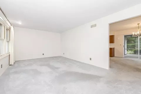 Living - 405 Michael Ct, Normal, IL 61761 photo 2 of 4