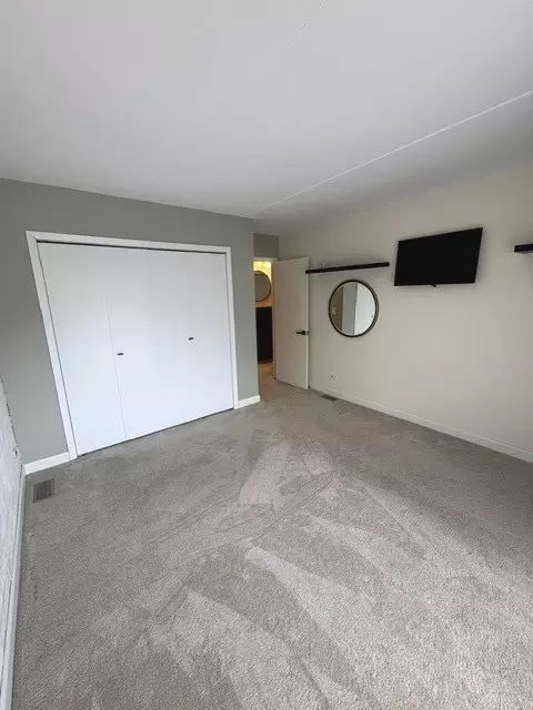 Bedroom - 1103 Kenneth Cir, Elgin, IL 60120 photo 2 of 5