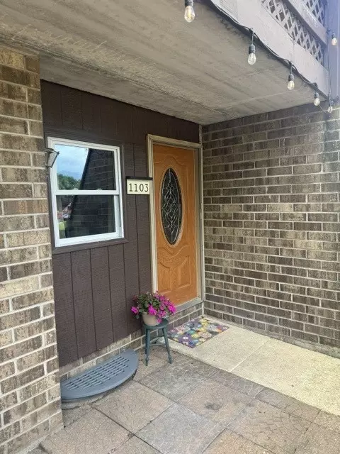 Exterior - 1103 Kenneth Cir, Elgin, IL 60120 photo 1 of 2