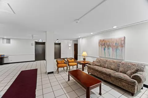 Living - 1500 Harbour Dr #4F, Wheeling, IL 60090 photo 5 of 5
