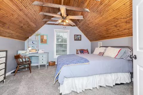 Bedroom - 101 E 4th St, El Paso, IL 61738 photo 4 of 8