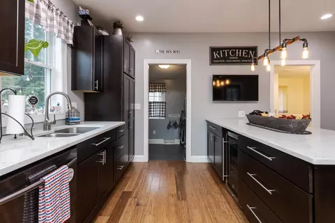Kitchen - 101 E 4th St, El Paso, IL 61738 photo 6 of 10