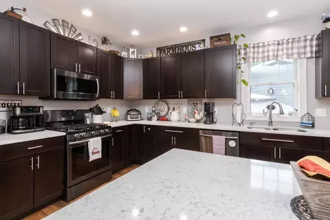 Kitchen - 101 E 4th St, El Paso, IL 61738 photo 5 of 10
