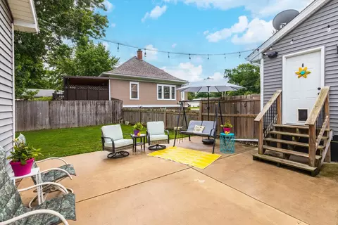 Exterior - 101 E 4th St, El Paso, IL 61738 photo 11 of 15