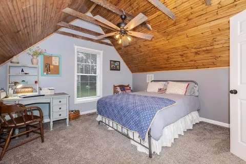 Bedroom - 101 E 4th St, El Paso, IL 61738 photo 5 of 8