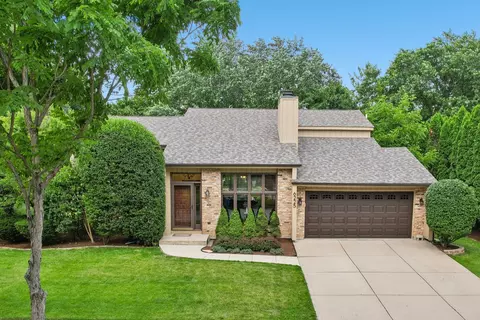 6225 Meyer Rd, Woodridge, IL 60517