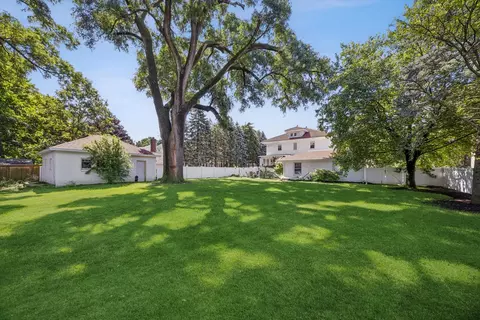 201 W Union Ave, Wheaton, IL 60187 photo 4