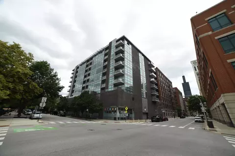225 S Sangamon St #701, Chicago, IL 60607