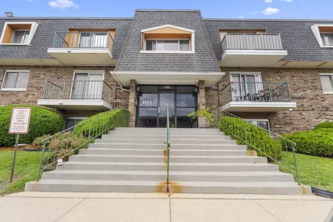 3223 W Parkway Dr #1G, Northbrook, IL 60062