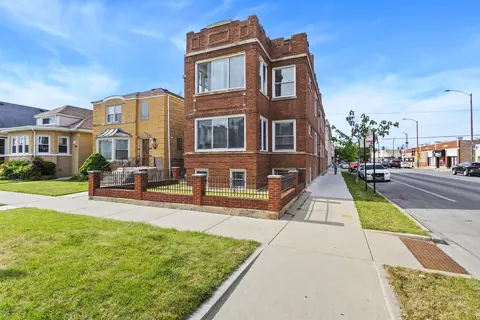 3938 N Austin Ave #2N, Chicago, IL 60634