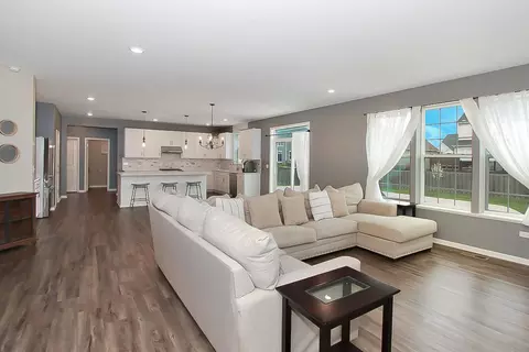 Living - 3617 Emerald Rd, Elgin, IL 60124 photo 2 of 5