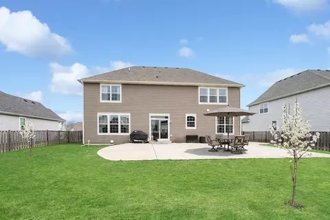 Exterior - 3617 Emerald Rd, Elgin, IL 60124 photo 3 of 4