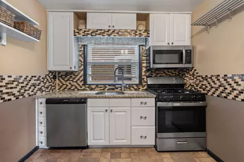 Kitchen - 3537 Harvey Ave, Berwyn, IL 60402 photo 1 of 2